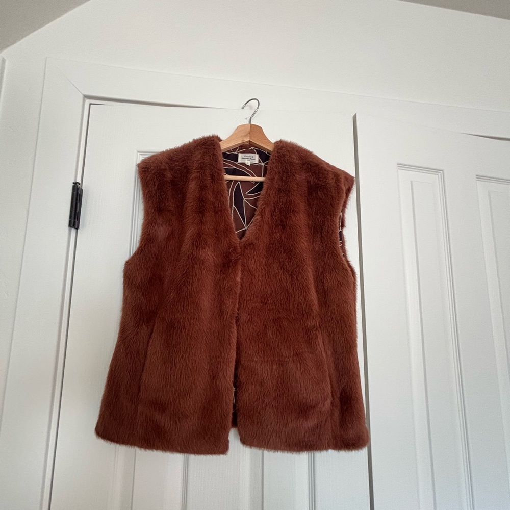 Hartford Plush Faux Fur Vest in Chestnut Brown